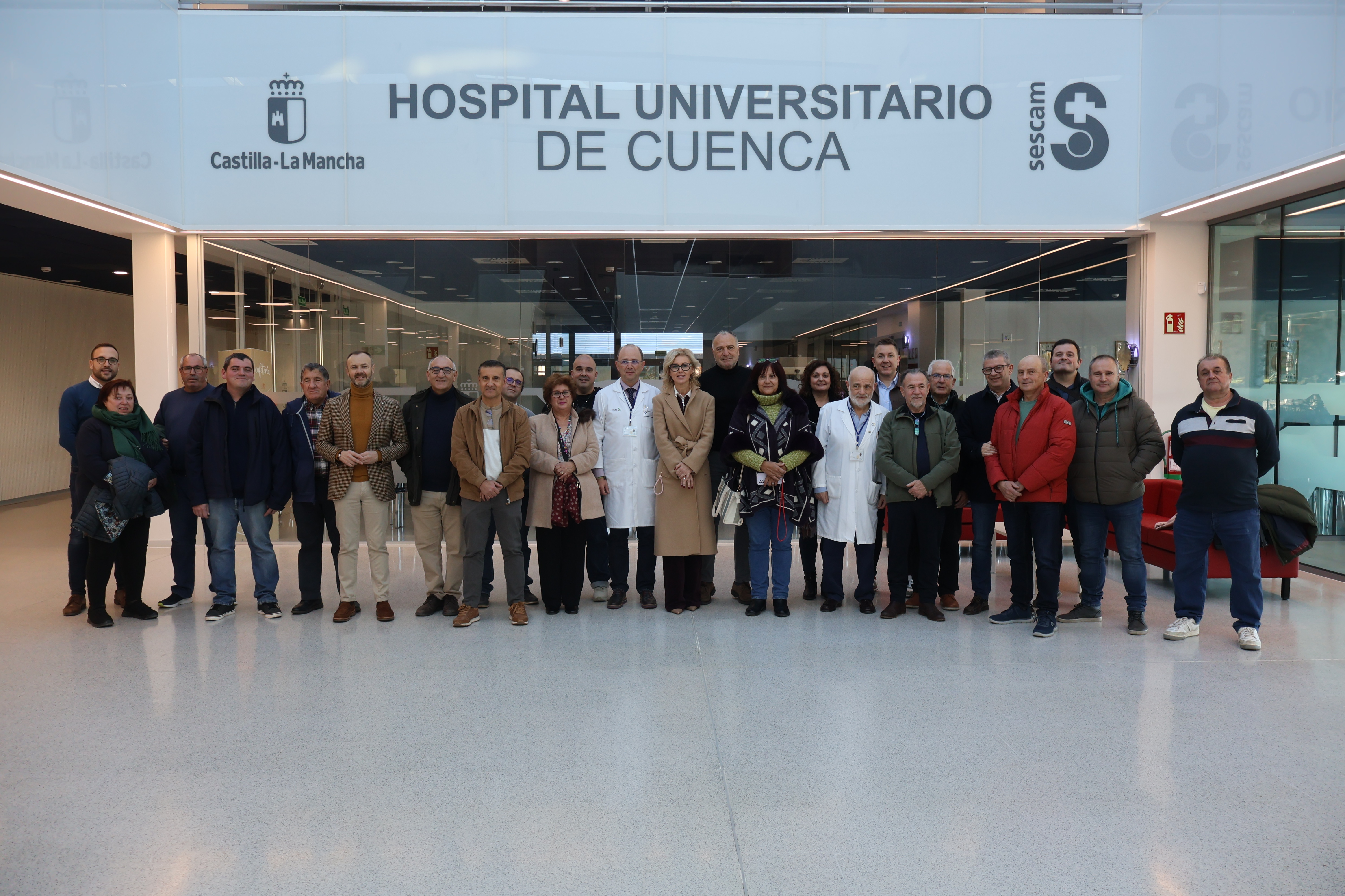 Los alcaldes y representantes municipales de la provincia conocen el nuevo Hospital Universitario de Cuenca