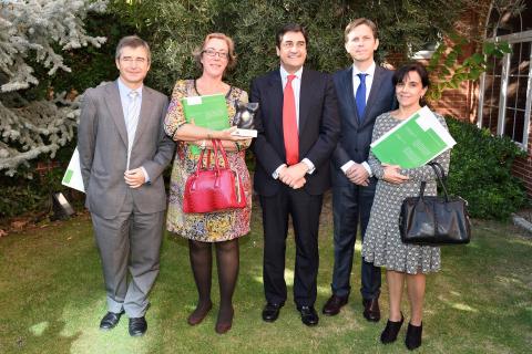 Miembros de la GAI de Valdepeñas con el consejero y el gerente SESCAM