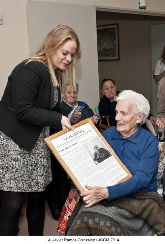 En este aniversario de la residencia La Alameda de Azuqueca de Henares se ha homenajeado a Elvira Algora, de 93 años 