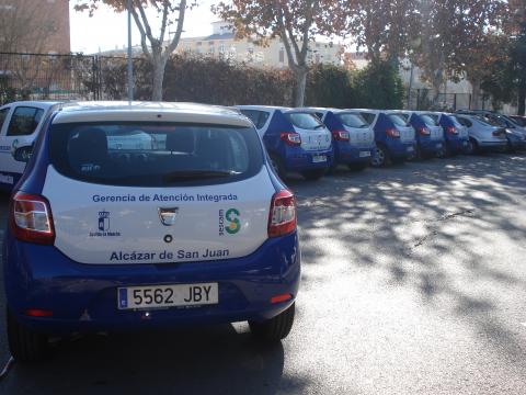 Nuevos coches del área aparacados 