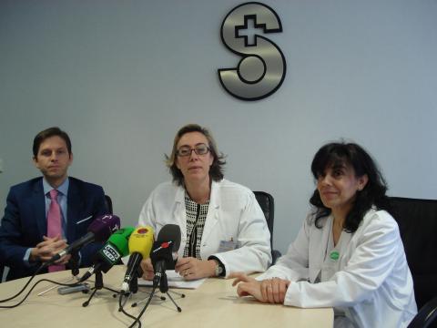 La gerente Nuria del Pozo (c) ha dado a conocer los datos de listas de espera junto al equipo directivo del área integrada