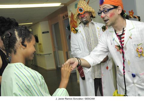 Desde hace seis años, los jueves por la mañana los Payapeutas visitan la planta de Pediatría