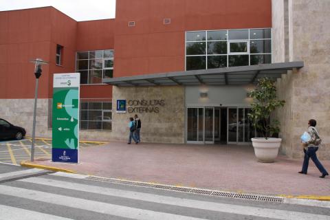 Acceso de Consultas Externas del Hospital de Manzanares