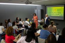 La Dirección General de Humanización y Atención Sociosanitaria acerca a los profesionales sanitarios las habilidades formativas en el ámbito de la Escuela de Salud y Cuidados